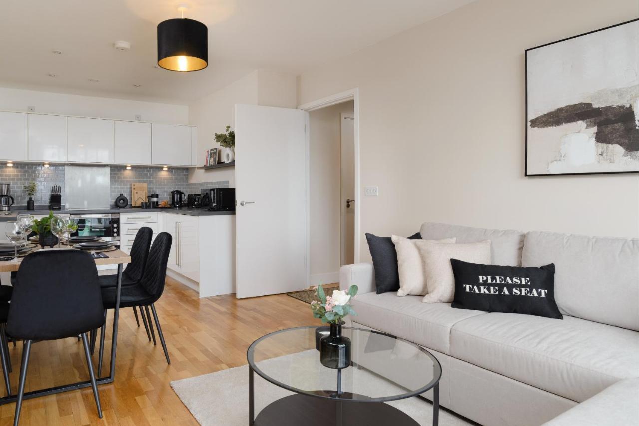 Premium Apartment - Allocated Parking - Great Location Plymouth Dış mekan fotoğraf