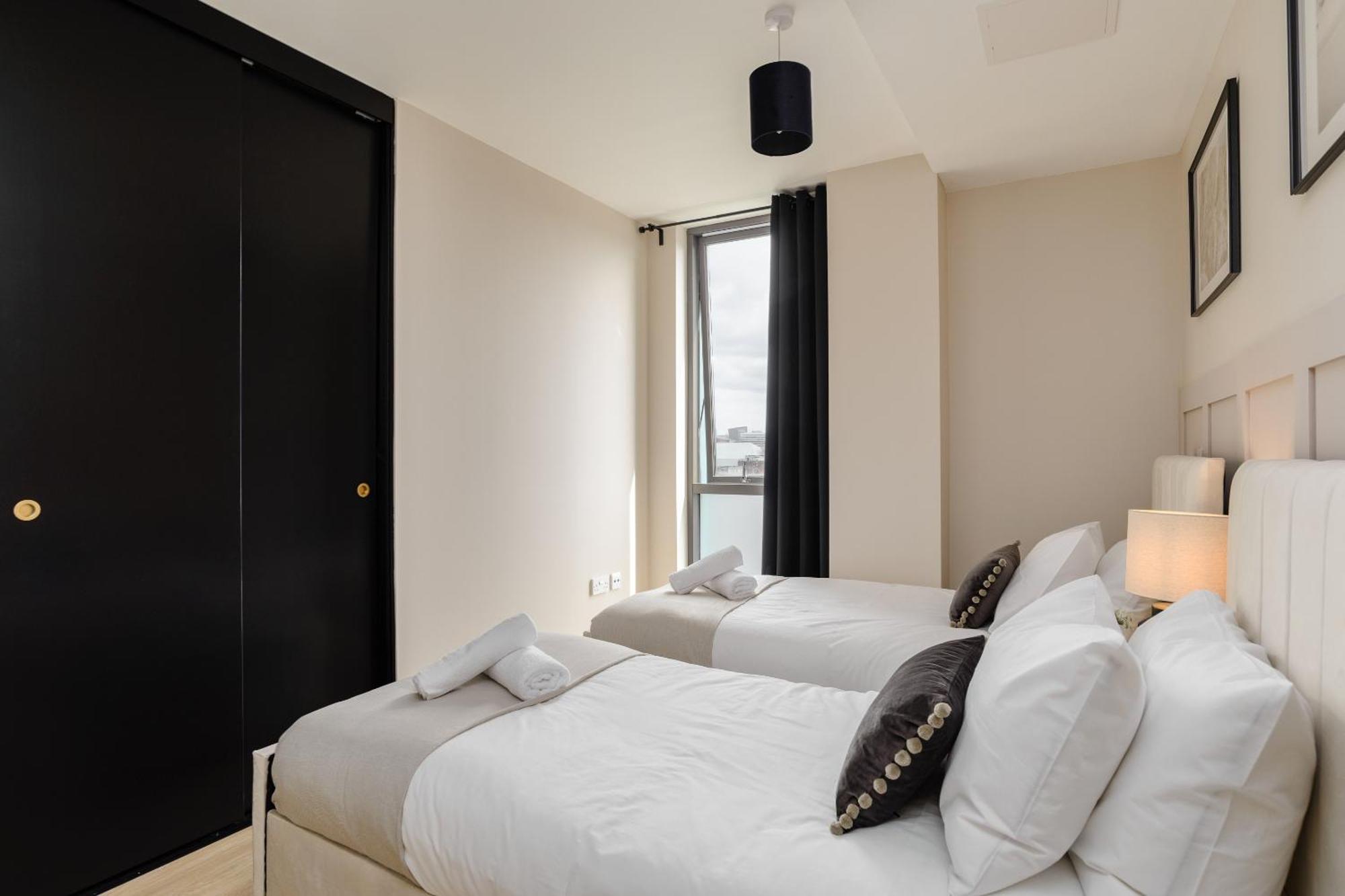Premium Apartment - Allocated Parking - Great Location Plymouth Dış mekan fotoğraf