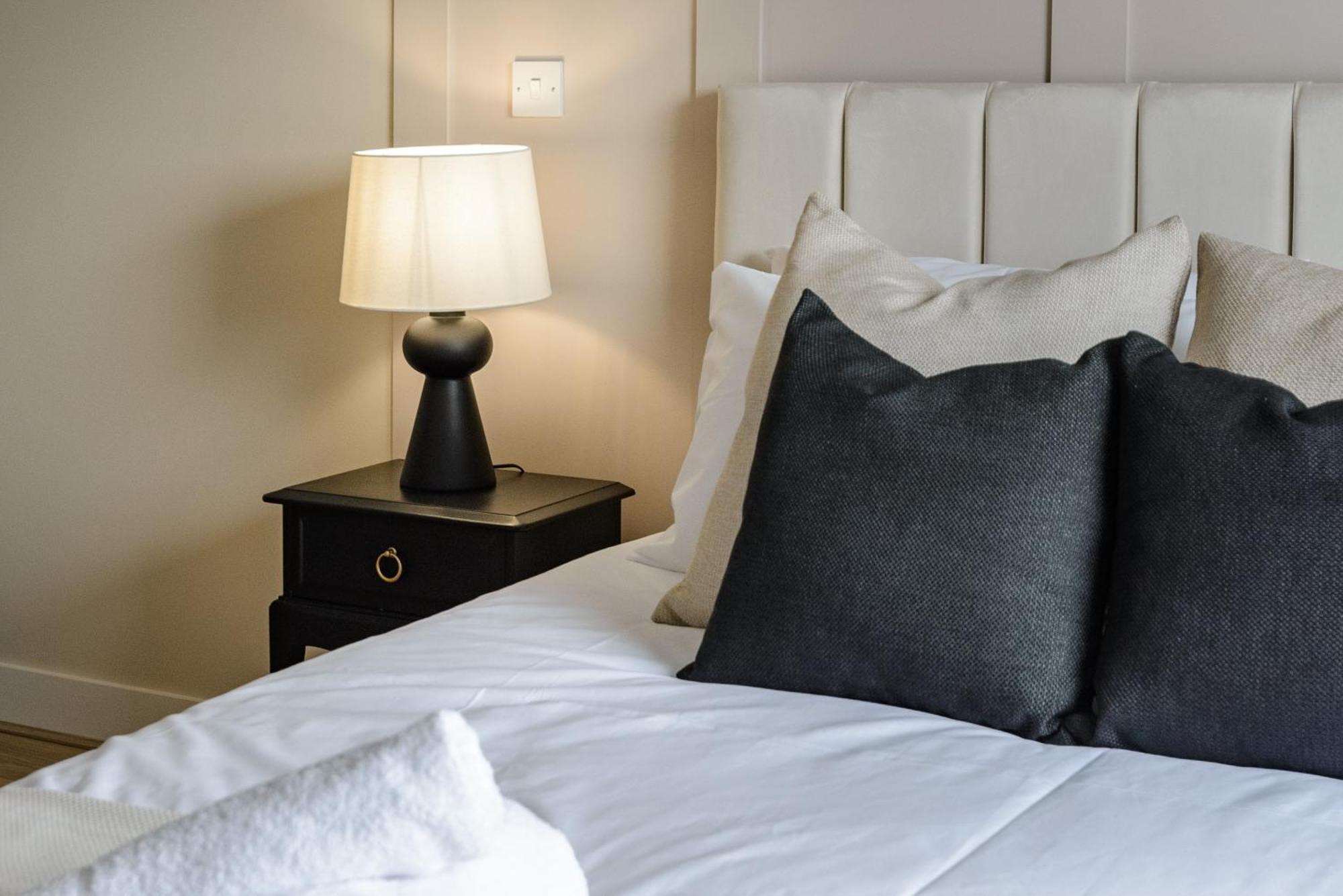 Premium Apartment - Allocated Parking - Great Location Plymouth Dış mekan fotoğraf